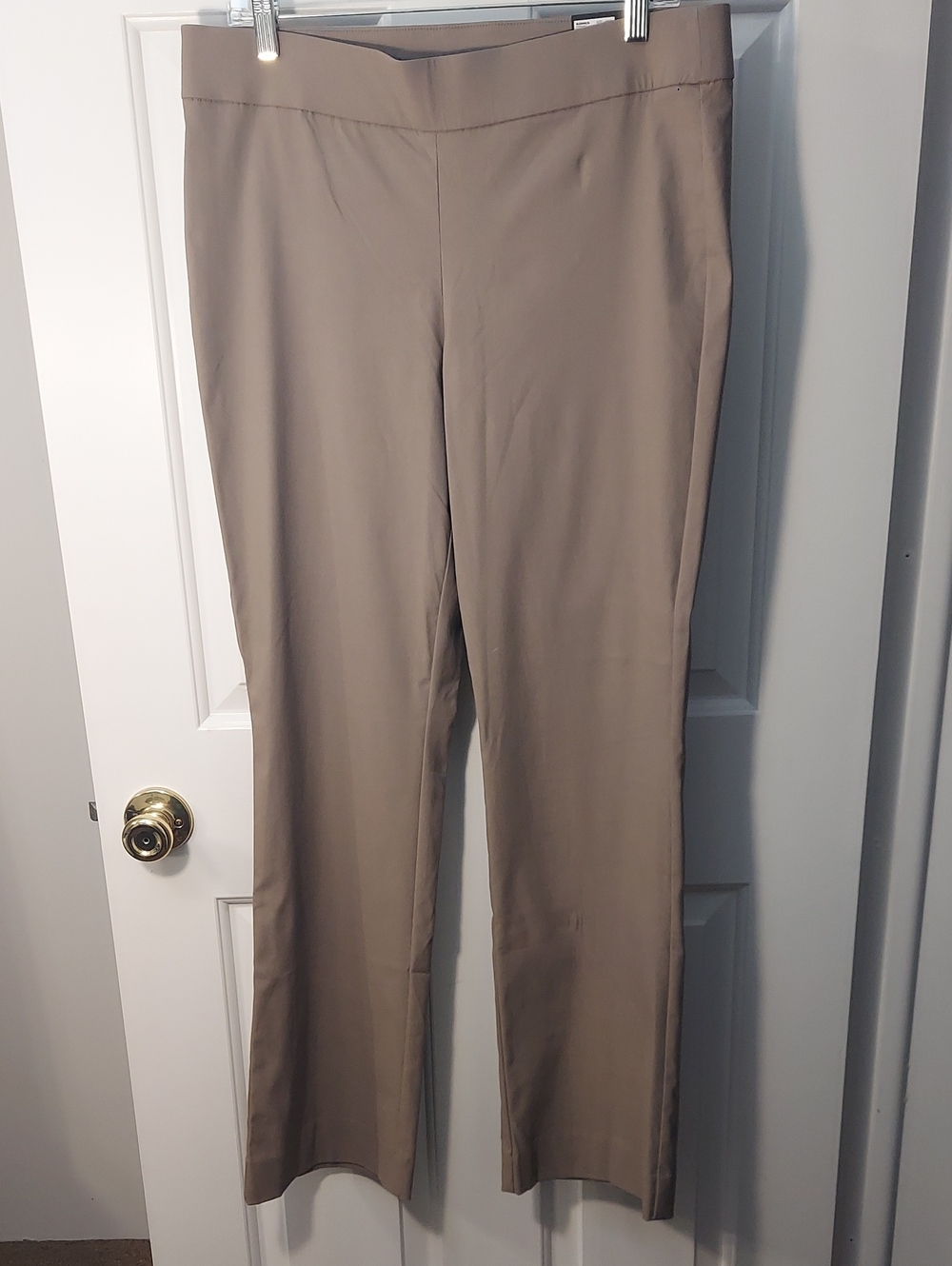 NWT Tan Vera Wang Straight-Leg Dress Pants